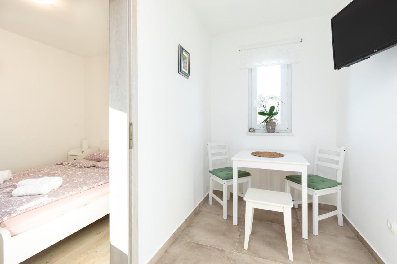 Apartments Brig Perfect Countryside Holiday! Krk Town Esterno foto